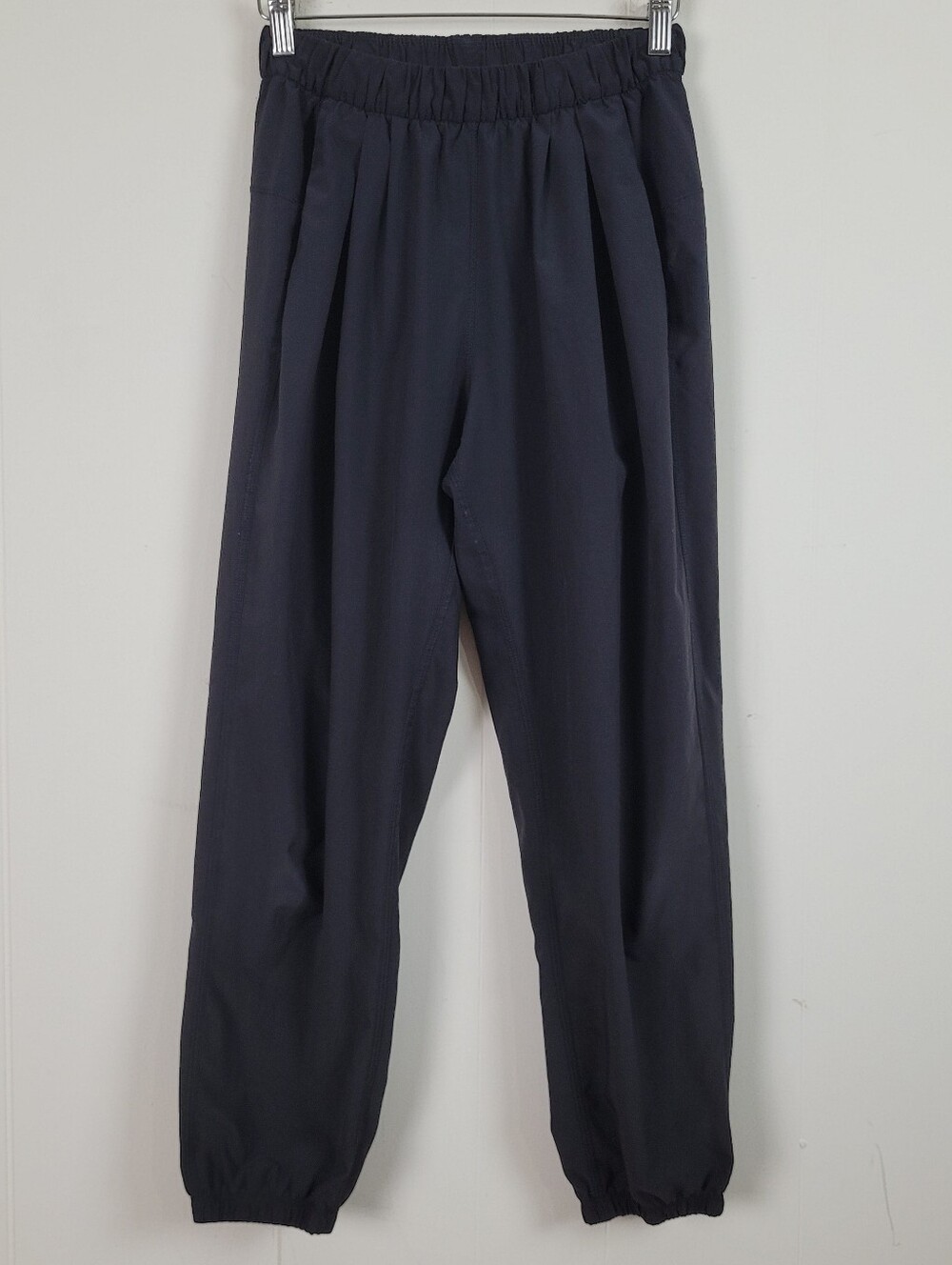 Lululemon Size 4 Black Lightweight Active Jogger Pants